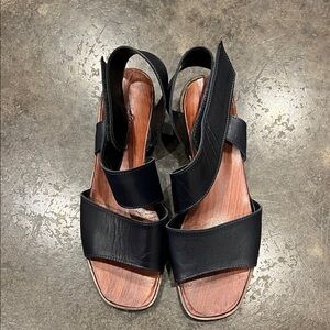 Vero Cuoio Black Leather Sandals